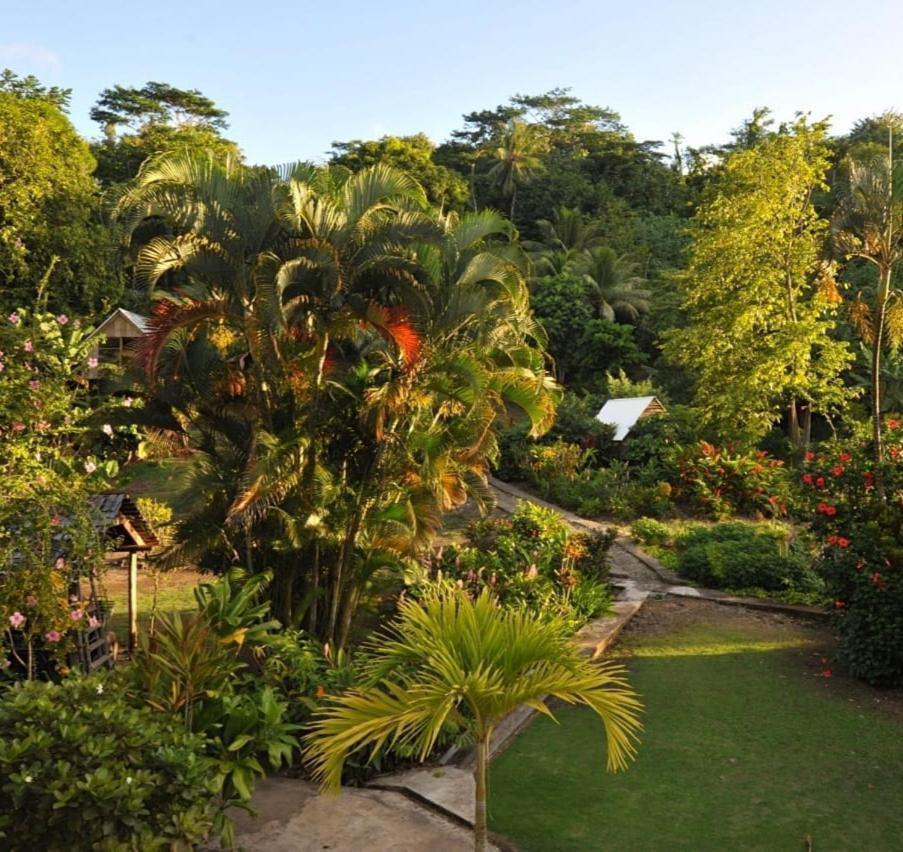 Huahine Manta Lodge Avec 4X4 Optionnel Haapu Exterior photo